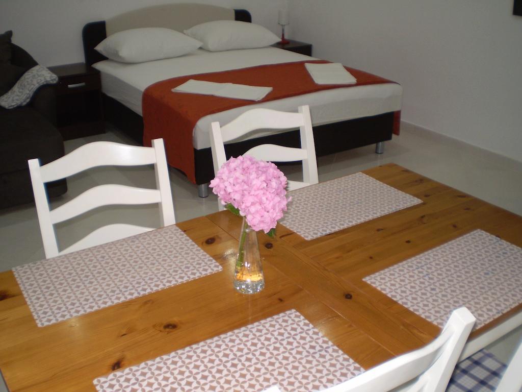 Apartments Tare, Free Parking Vodice Rum bild
