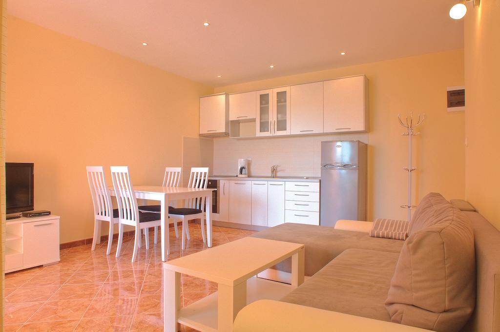Apartments Tare, Free Parking Vodice Rum bild