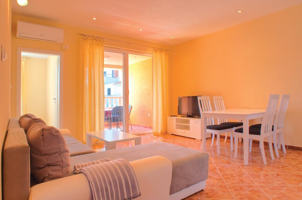 Apartments Tare, Free Parking Vodice Rum bild